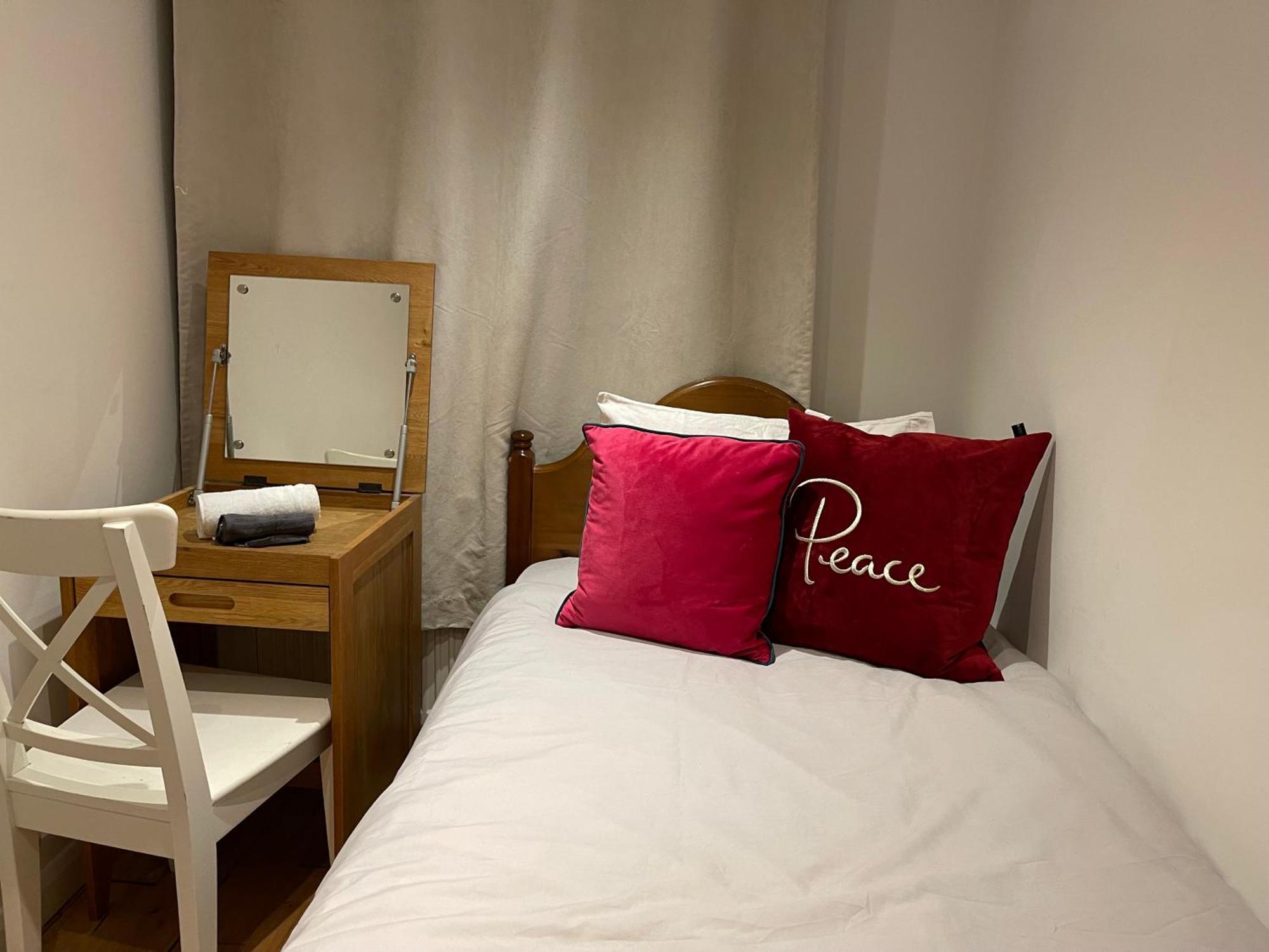 Villa Luxury 4 Bedroom House With 4 Bathrooms - Elizabeth Line & Acton Stations At Walking Distance Londra